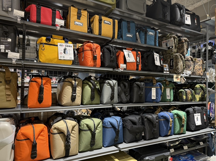 速乾、軽さ、強度をあわせ持つAOクーラーが入荷✨