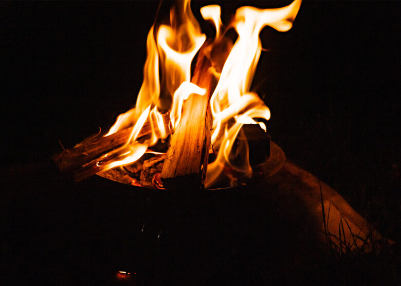 【キャンプ初心者必見】仕事に追われた自分へ。 焚き火で整う週末キャンプの始め方