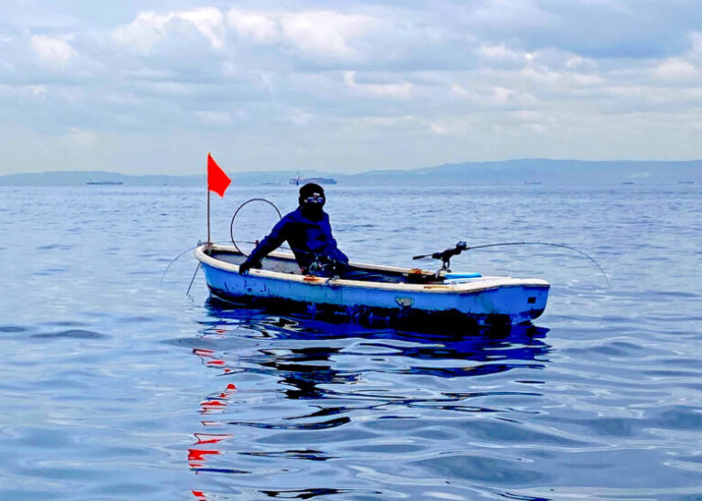 ゼロから始める手漕ぎボート釣り【実釣編】 自由度高め！好きな釣りを全部できちゃう夢の時間！